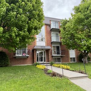 BEAU 4½ |FLEURIMONT|CHAUFFAGE-EAU CHAUDE - Photo 2