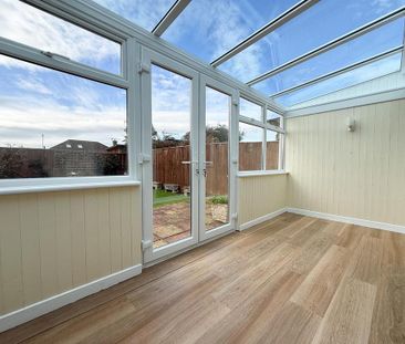 2 bedroom semi-detached bungalow to rent - Photo 4