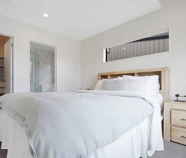 Modern and spacious 4 bedroom home in Manurewa - Photo 2