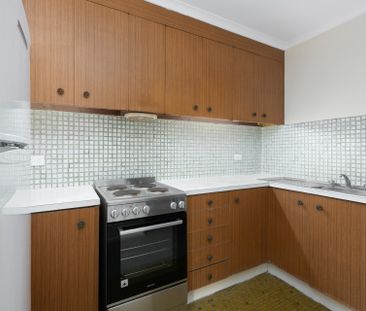 Close to EVERYTHING - Photo 2