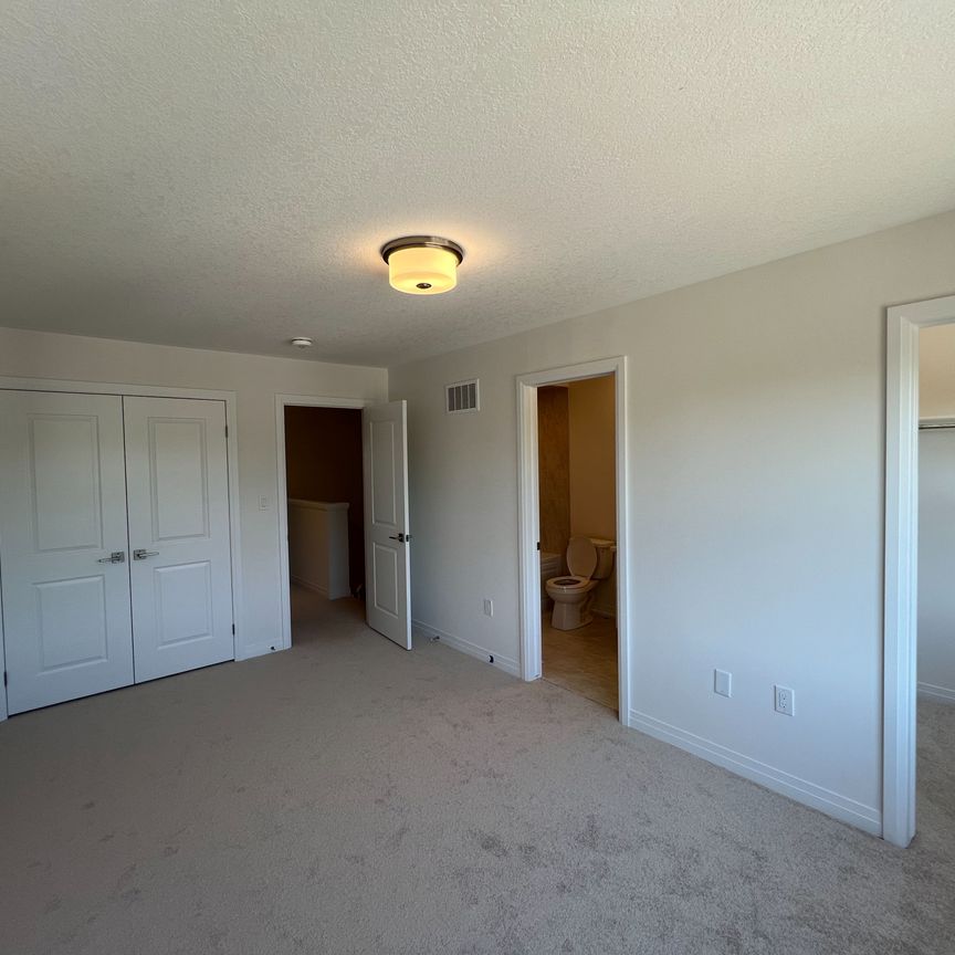 For Lease - 660 Colborne Street Unit# G-35, Brantford, Ontario - Photo 1