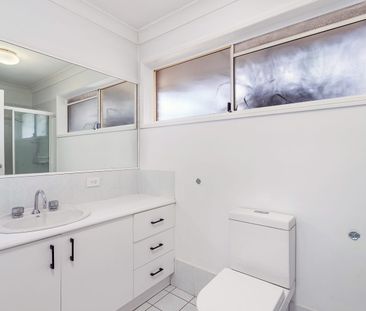 Spacious family home - Available now ! - Photo 2