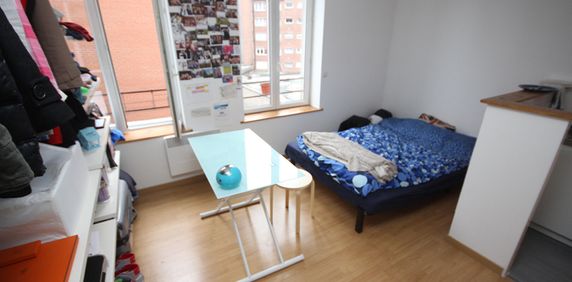 Location Appartement 1 pièce 16m² LILLE 59000 - Photo 2