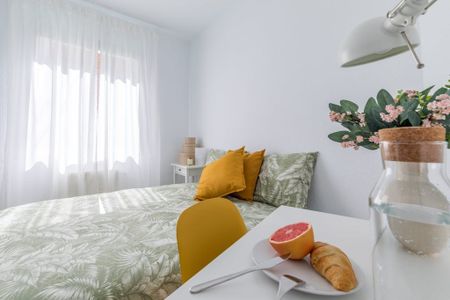 Calle de Castilla, Madrid, Community of Madrid 28039 - Photo 4