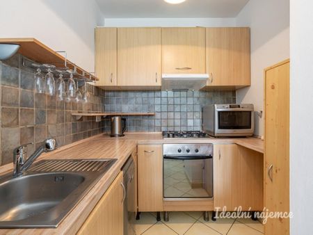 Pronájem bytuRenting an apartment 2+kk, 42 m2 - Fotografie 4