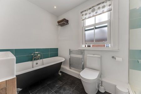 5 Bedroom House To Let - Photo 3