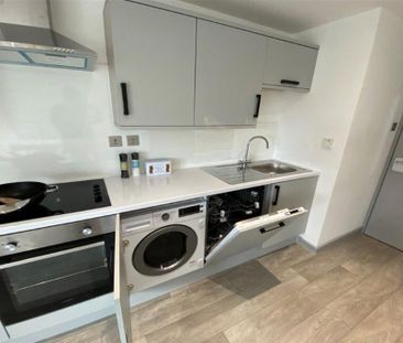 1 bedroom in a house share to rent - Photo 5