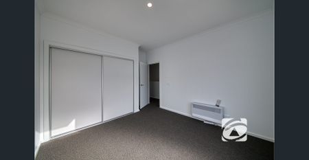 CONTEMPORARY TOWNHOUSE IN ALIRA ESTATE - Photo 3