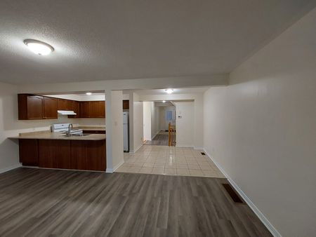 For Lease - 1513 Glenbourne Drive, Oshawa, Ontario - Photo 4