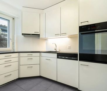 Rent a 4 ½ rooms apartment in Zumikon - Photo 3