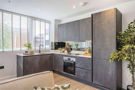 West Byfleet, Surrey, KT14 - Photo 4