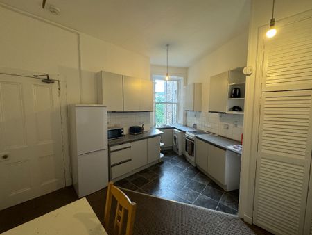 Marchmont Crescent, Marchmont, Edinburgh, EH9 1HN - - Photo 3