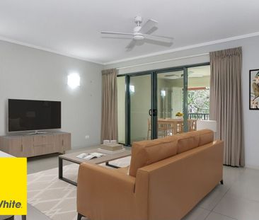 CONTEMPORARY & TROPICAL KEWARRA BEACH APARTMENT - AWARD WINNING COM... - Photo 1
