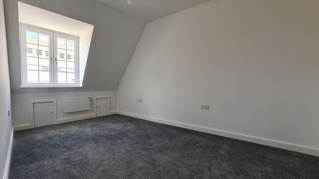 High Street, Maidenhead - Photo 1