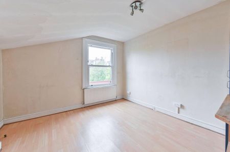 3 bedroom flat to rent - Photo 3