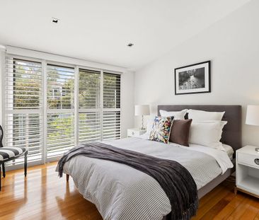 6 Month Lease ONLY - Expansive 2 Storey home with lock up garage cl... - Photo 1