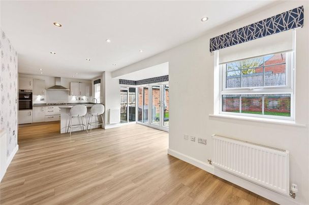 4 bedroom detached house to rent - Photo 1