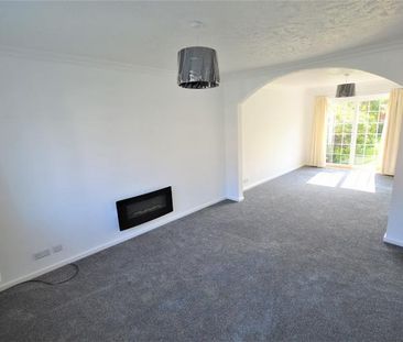 4 Bedroom Link Detached To Let - Photo 3