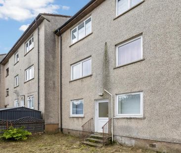 2 bedroom ground floor flat to rent - Photo 2