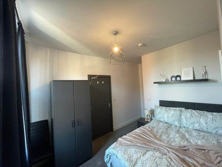 Station Terrace (Room 4), Bramley, Leeds - Photo 2