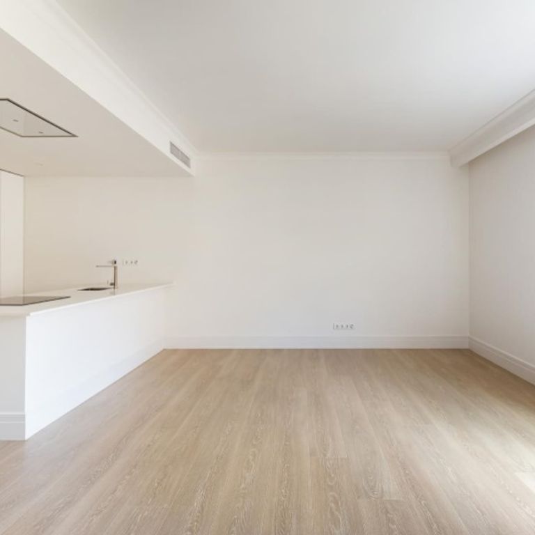 2 room luxury Flat for rent in Lisbon, Portugal - Photo 1