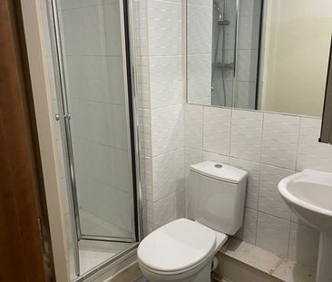 2 Bed Flat, Iliffe Close, RG1 - Photo 4