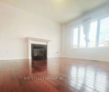 16 SILVERDALE ROAD N - Photo 2