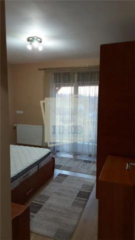 Apartament 3 camere 70 mpu si loc parcari in zona Turnisor - Fotografie 2