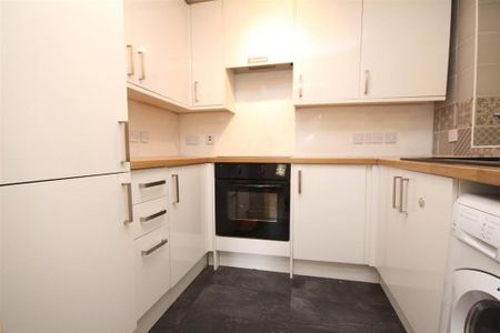 2 bedroom maisonette to rent - Photo 4