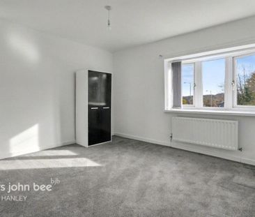 2 bedroom semi-detached house to rent - Photo 3