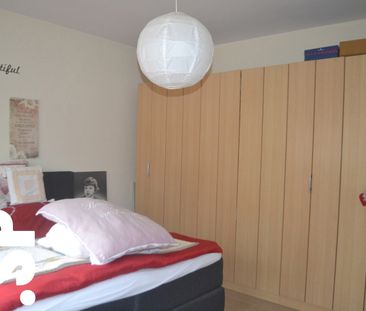 Rustig gelegen ruim gelijkvloers appartement met terras en 3 slp - Photo 2