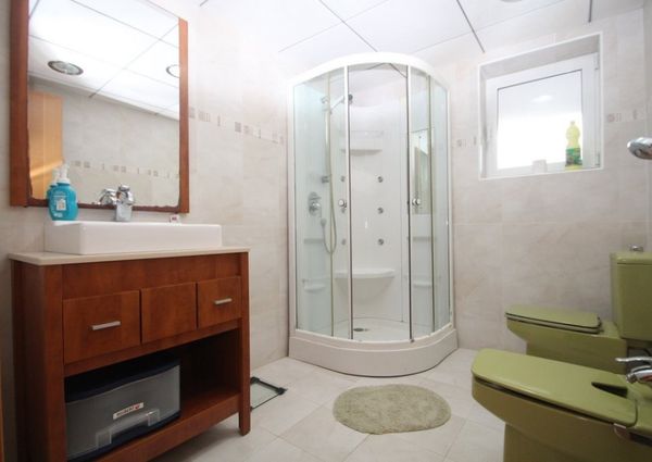 Villa con la piscina privada en Cabo Roig.