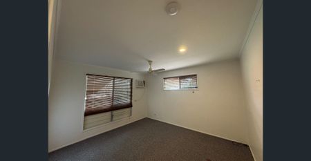 4 Bedroom Spacious Family Home with Large Backyard Deck - Photo 3