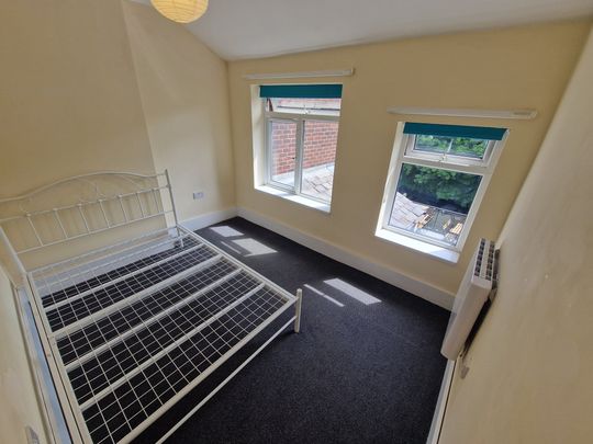 Church Street West, Radcliffe - Photo 1