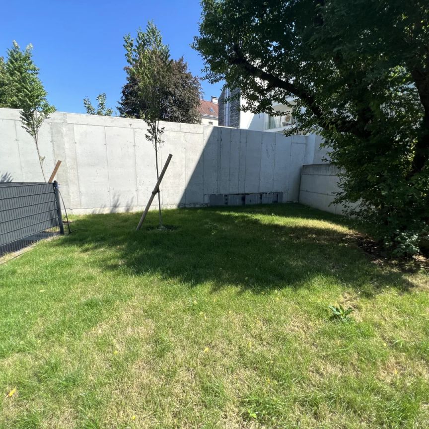 Exklusive 3-Zimmer Wohnung mit lichtdurchflutetem Wohnzimmer in absoluter Ruhelage -ab 01.12.! - Photo 1