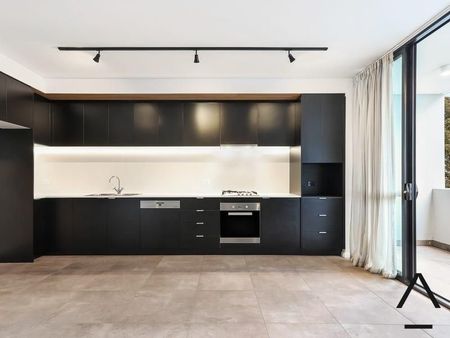 Modern, Luxury Two Bedroom Apartment - Photo 2