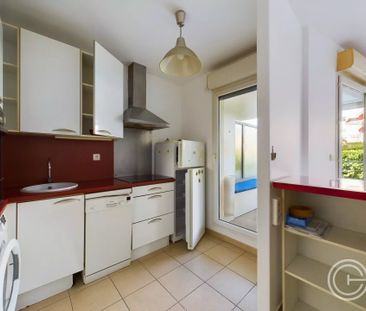 Location Appartement 2 pièces 53m² ST LAURENT DU VAR 06700 - Photo 4