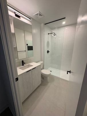 For Lease - 2495 Eglinton Avenue, Mississauga, Ontario - Photo 1