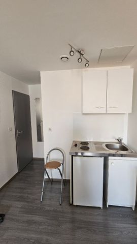 Location Appartement 1 pièce 17m² BESANCON 25000 - Photo 2