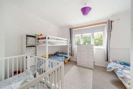 Redhouse Park Gardens, Gosport, PO12 - Photo 3