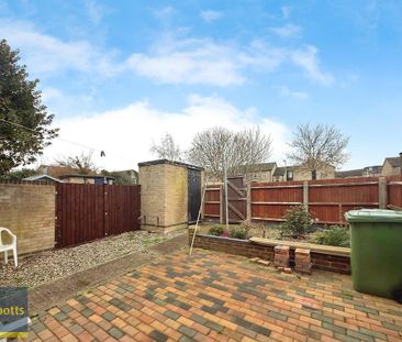 1 bedroom in a house share to rent - Photo 3