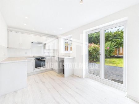 3 bedroom semi-detached house to rent - Photo 3