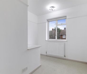 3 bedroom flat to rent - Photo 5