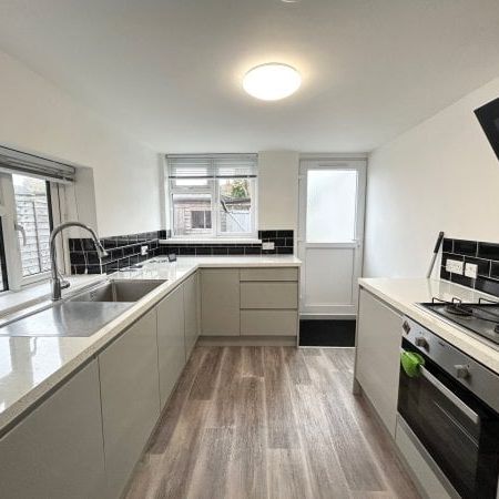 Corporation Road, Bournemouth - Photo 1