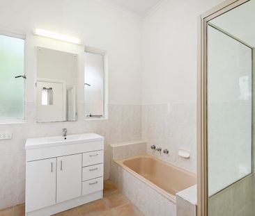 Spacious Family Home - Photo 5