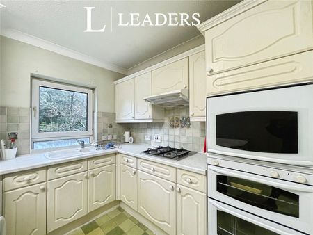 2 bedroom apartment to rent Christchurch Road, Bournemouth, Dorset, BH1 - Photo 5