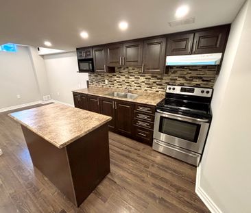 For Lease - 866 Francine Crescent, Mississauga, Ontario - Photo 6