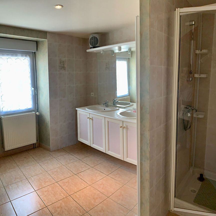 Location Maison 5 pièces 120m² - Photo 1