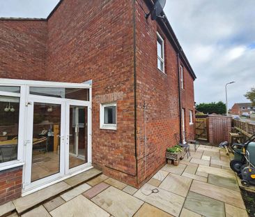 3 bedroom end of terrace house to rent - Photo 5