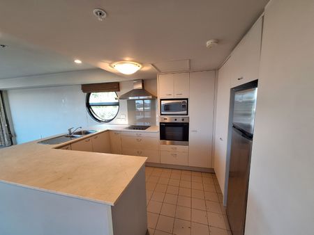3 x Double Bedroom Apartment With A Carpark - Photo 2